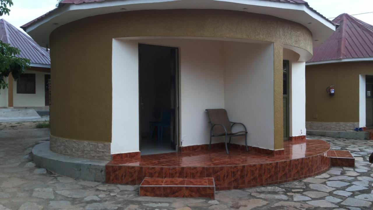 Kalalo Cottage Inn Pakwach Esterno foto