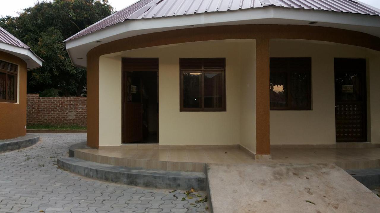 Kalalo Cottage Inn Pakwach Esterno foto