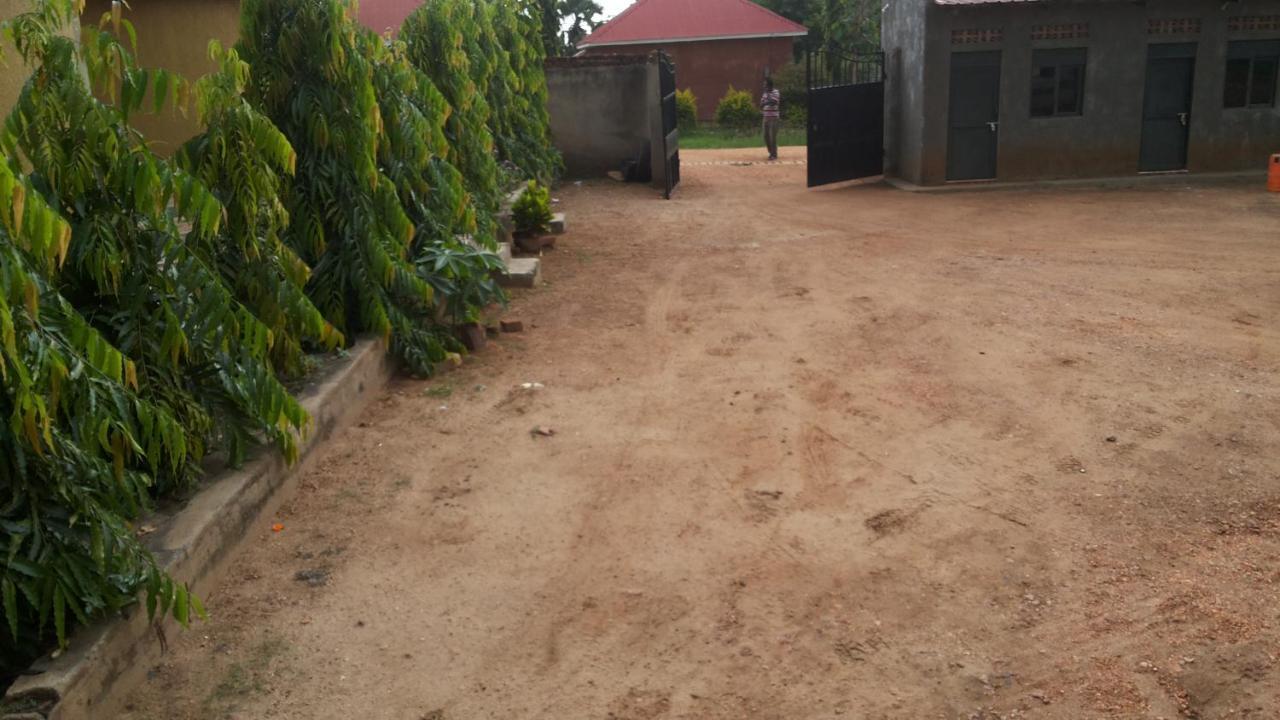 Kalalo Cottage Inn Pakwach Esterno foto