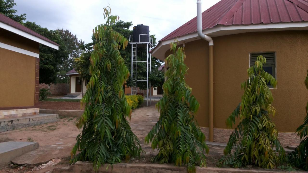 Kalalo Cottage Inn Pakwach Esterno foto